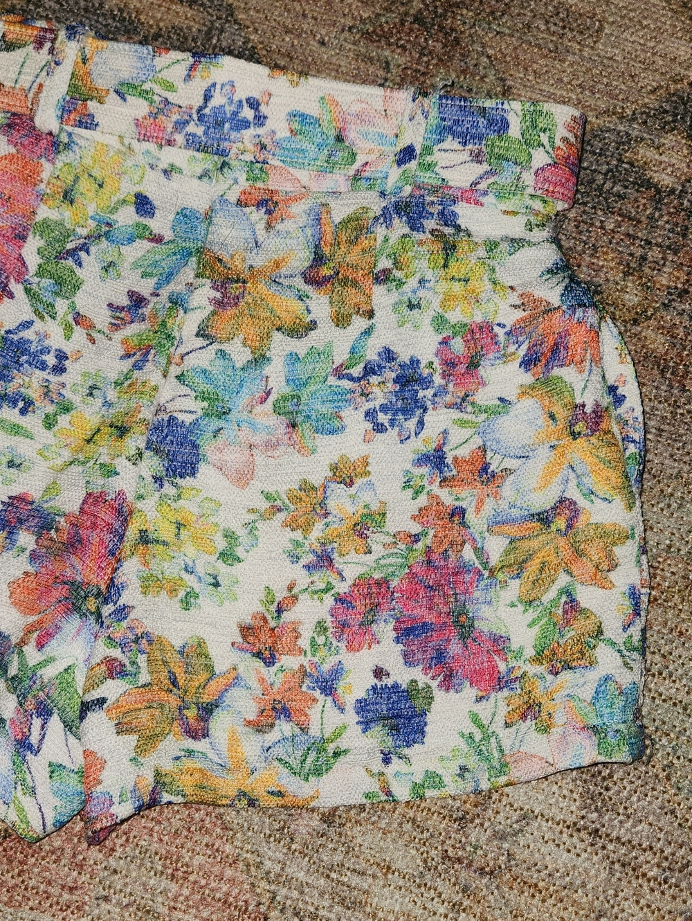 Lavender Brown Floral Tweed Short Size Medium - Picture 9 of 17